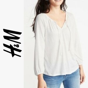 👕 White Linen Blouse